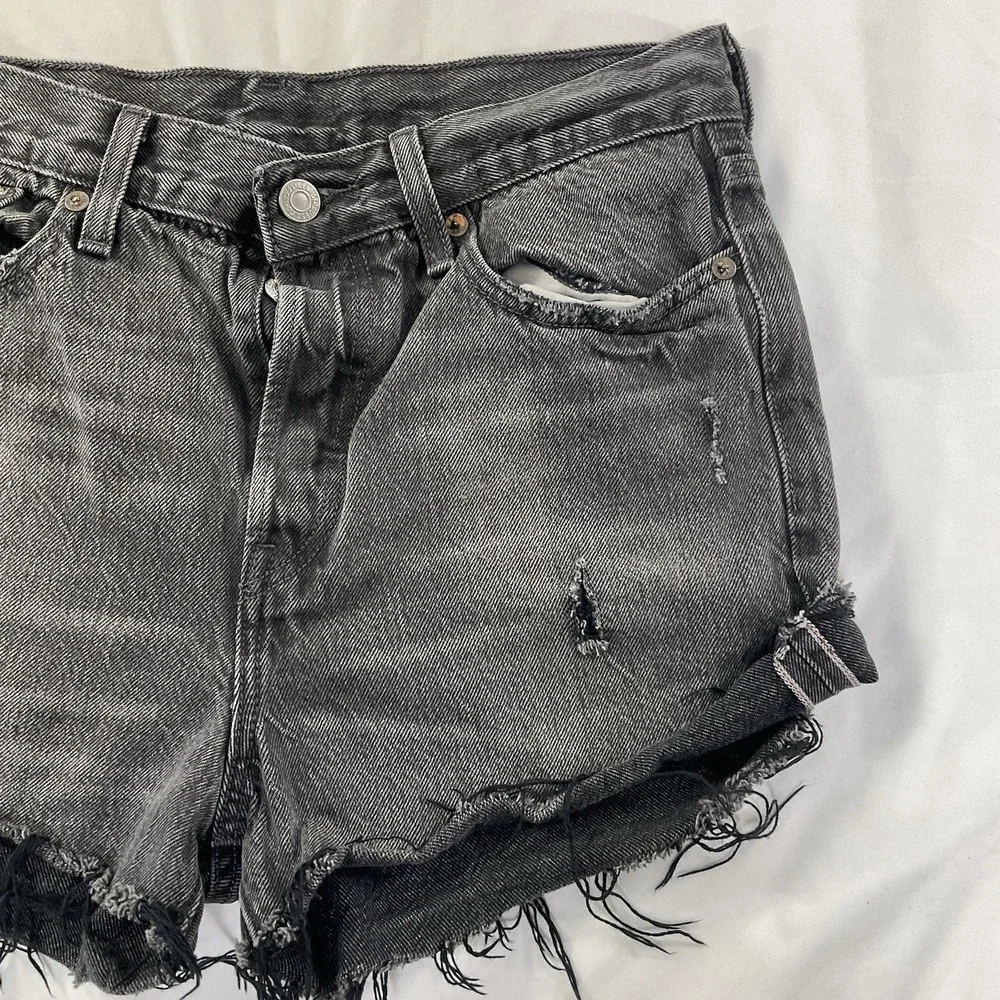 Levi's 501 Cutoff Shorts Womens Size 29 Black Faded Denim Frayed 201